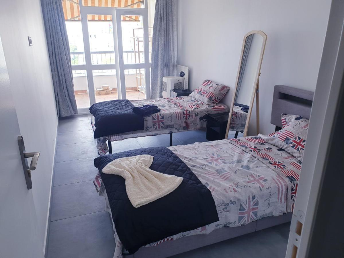 Seaside Haven: Private Room with Ocean View and Convenient Transport Links Nice Exterior photo