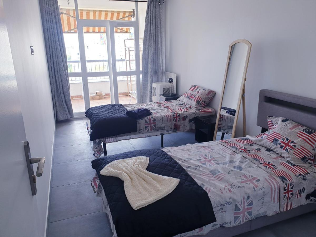 Seaside Haven: Private Room with Ocean View and Convenient Transport Links Nice Exterior photo