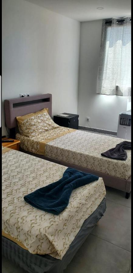 Seaside Haven: Private Room with Ocean View and Convenient Transport Links Nice Exterior photo