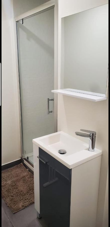 Seaside Haven: Private Room with Ocean View and Convenient Transport Links Nice Exterior photo